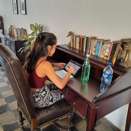 Casa Yoly Hostel กรานาดา ภายนอก รูปภาพ